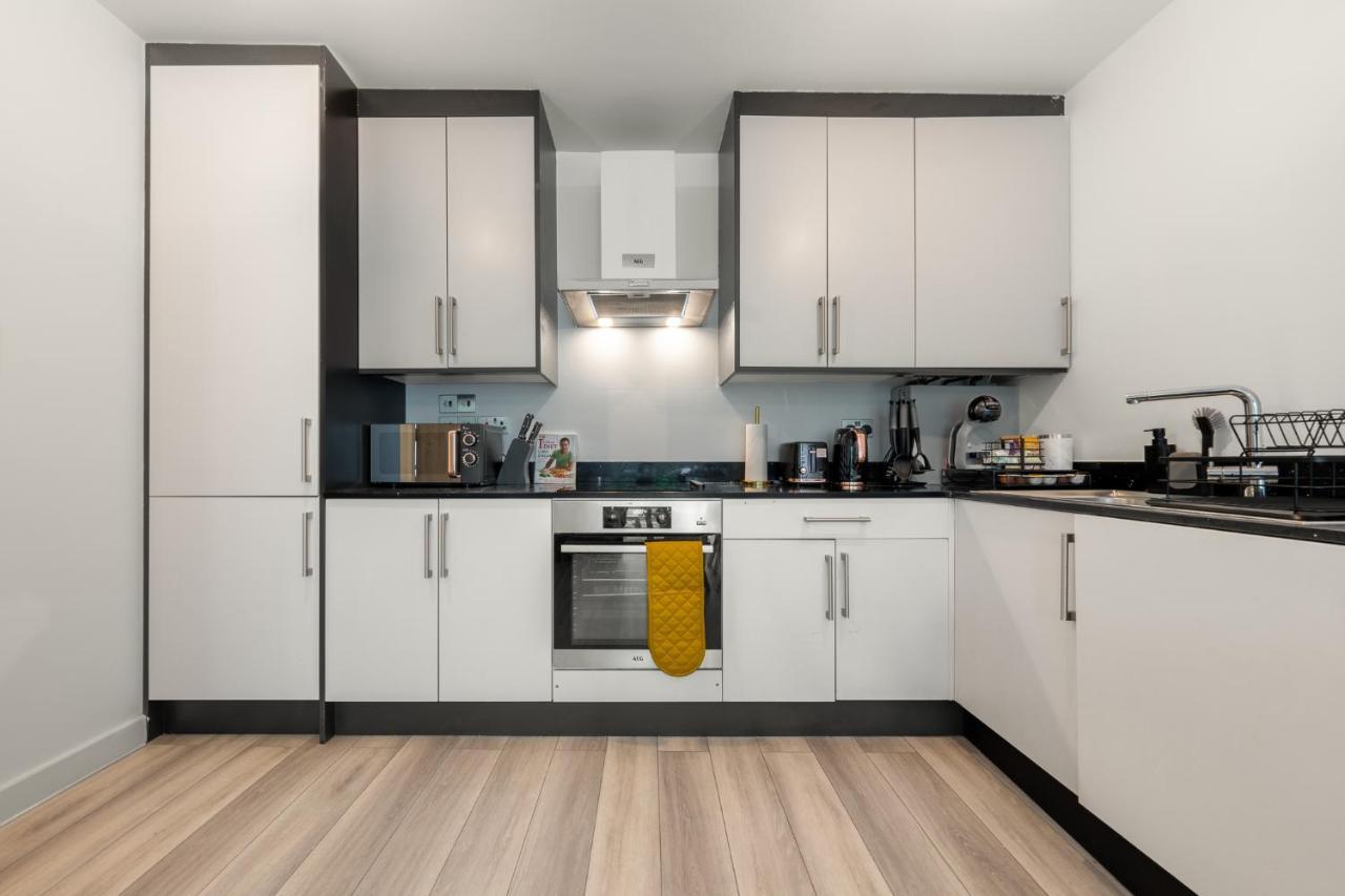 Apartment Ashview 7 - Heathrow - Royal Holloway - Free Parking