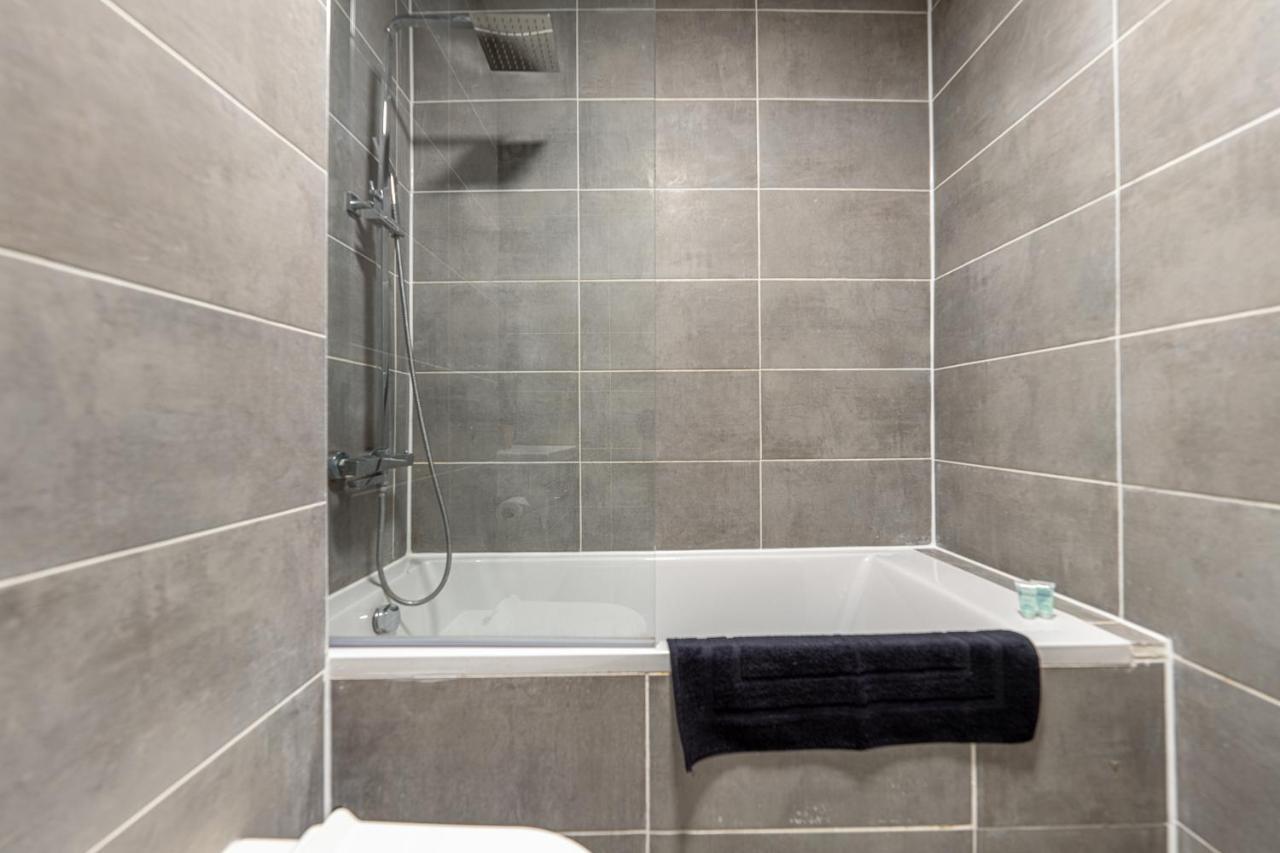 Apartment Ashview 7 - Heathrow - Royal Holloway - Free Parking